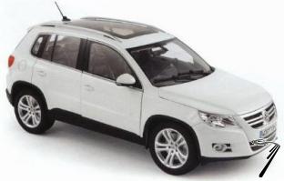 Volkswagen . Tiguan white 1/18