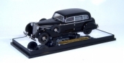 Mercedes . benz Limousine noire 1/43