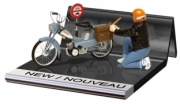 Divers Mobylette Motobecane Bleu + pompe  1/10