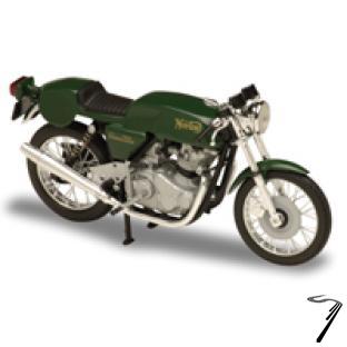 Norton 84046 - Commando Cafe Racer  1/18