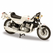 Suzuki 750 Roca  1/18
