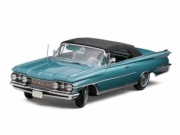 Oldsmobile . closed convertible white/aqua 1/18