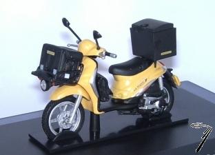 Piaggo Liberty 125cc La Poste  1/32