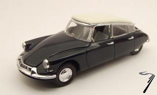 Citroen . 19 Limousine Noir 1/43