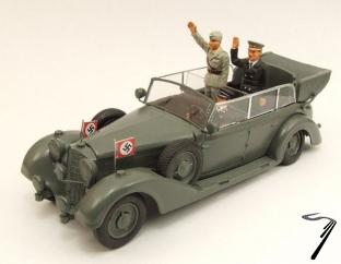 Mercedes . Avec figurine Hitler + Mussolini 1/43