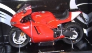 Ducati Desmosedici RR rouge  1/12