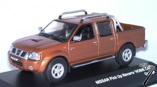 Nissan . Pick Up orange 1/43