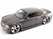 Dodge Charger couleurs variables  1/24