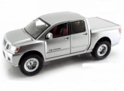 Nissan Titan pick up various colors Titan pick up various colors 1/24