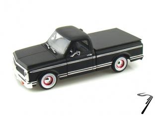 Chevy . Cheyenne various colors 1/24
