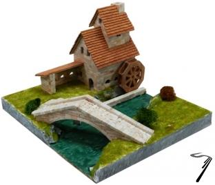 Divers . Forge avec pont - 2000 pcs - 28,5 x 25 x 17,5 cm - Dif 7/10 autre