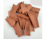 Divers . Tuile arabe rouge 50 x 25 x 9 mm - 25 pi&egrave;ces 1/10