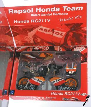 Honda RC211V Champion du Monde  1/12