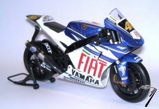 Yamaha YZR-M1  1/12