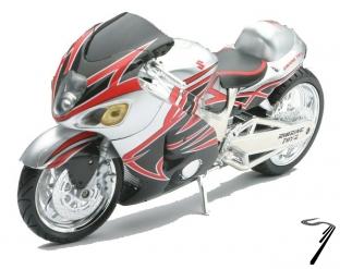 Suzuki GSZ-1300R Custom  1/12
