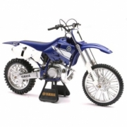 Yamaha YZ 750  1/6