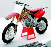 Honda CFR 250R Team Geico 5 N&deg; diff&eacute;rents  1/12