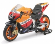 Honda Repsol Team RC 212 V  1/18