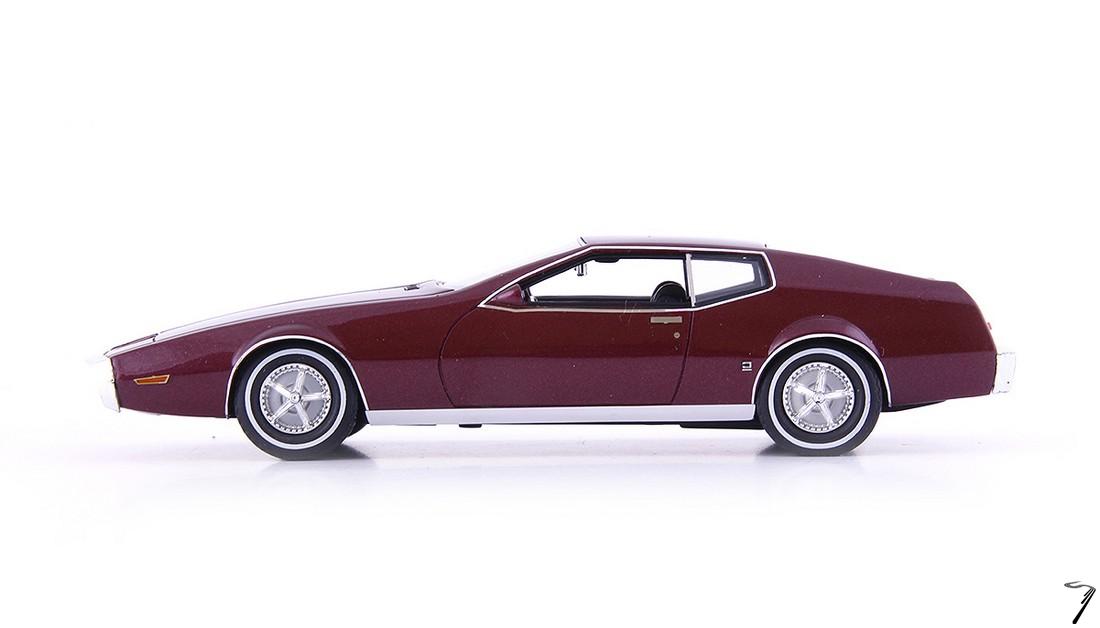 Pontiac . CF 428 Rouge fonc - USA 1/43